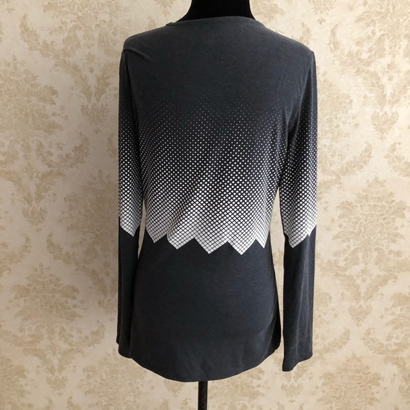 Gap fit athletic tee - Picture 5 of 11